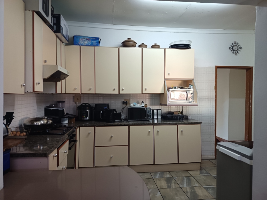 4 Bedroom Property for Sale in Algoa Park Eastern Cape